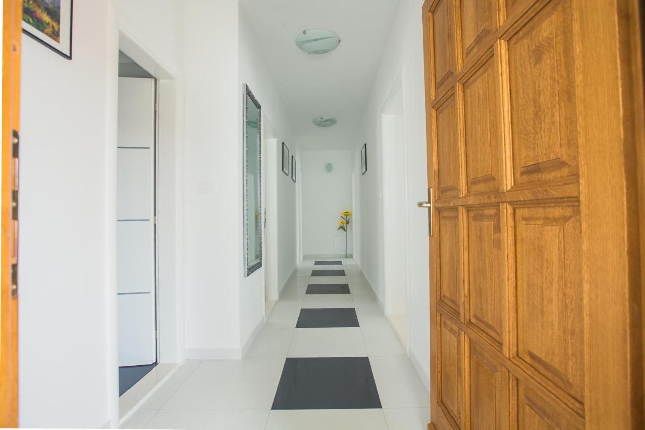 Lotus Apartman Σπλιτ Εξωτερικό φωτογραφία