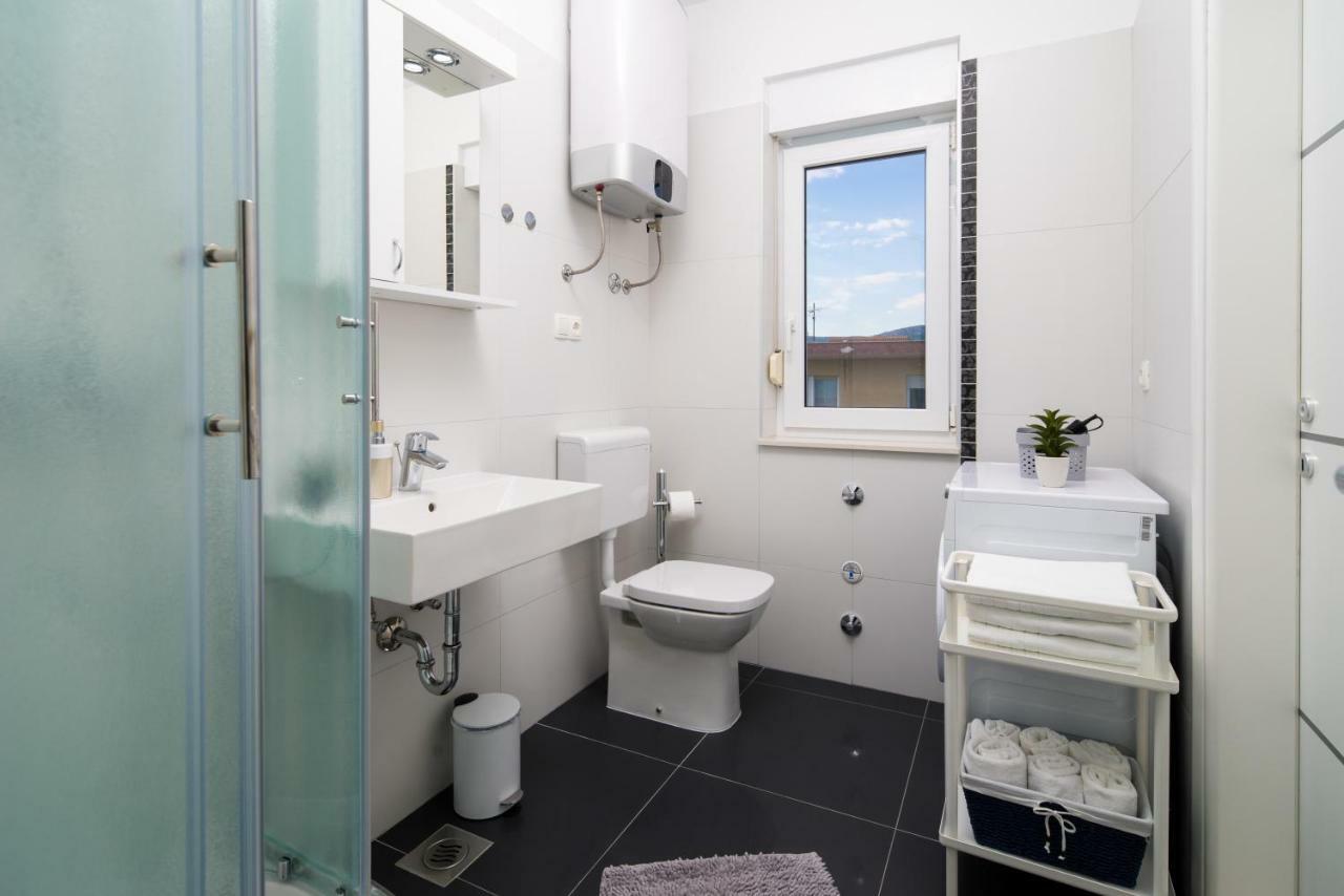 Lotus Apartman Σπλιτ Εξωτερικό φωτογραφία